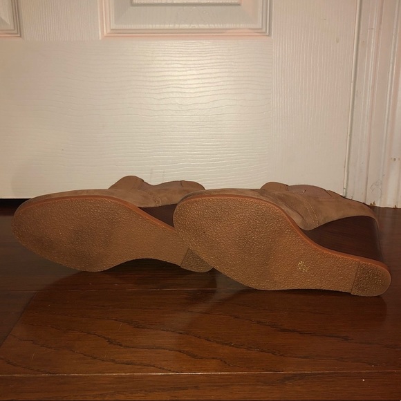 Audrey Brooke | Tan wedge heels - Picture 6 of 6